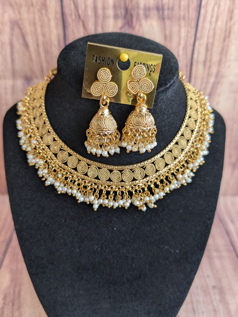 Fashion Gold-Tone Pearl Choker Necklace with Jhumka Earrings